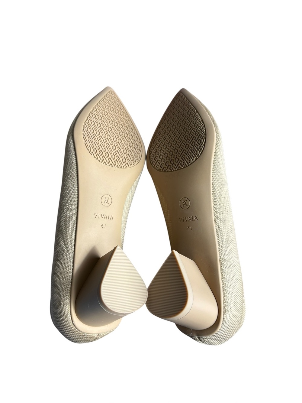 NWOB VIVAIA Chunky Heels Tracy
Pro Pointed Tan
Women's EU 41 US 10 - Picture 5 of 8